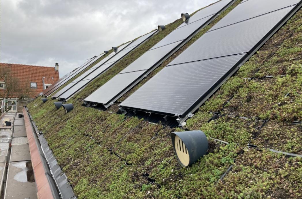 Daken na-isoleren met oog voor het milieu