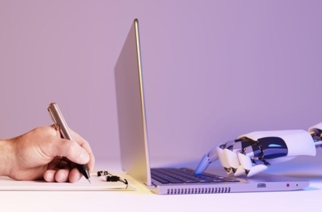 ‘Een beetje van mezelf en een beetje van AI.’ Dat geldt voor steeds meer teksten van woningcorporatie Intermaris