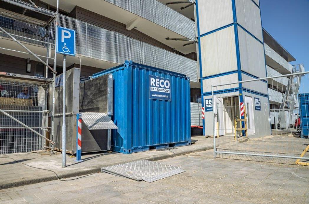 Nieuw bij RECO: Mobiele plateauliften en rolstoelliften