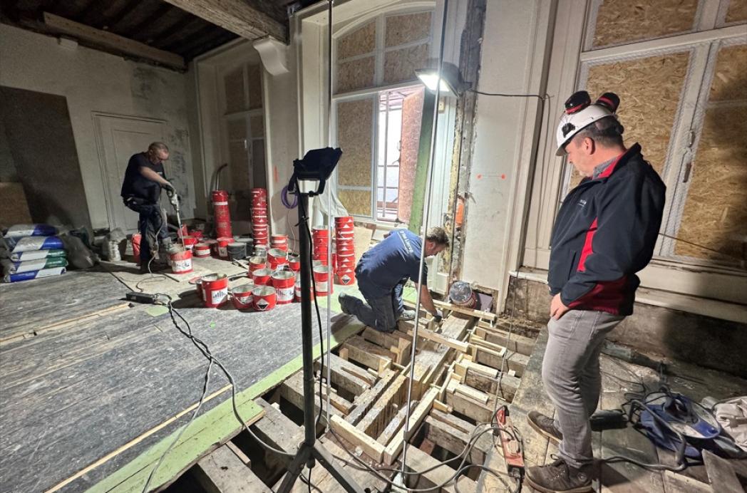 Houtrotrestauratie bij Het Spaanse Hof