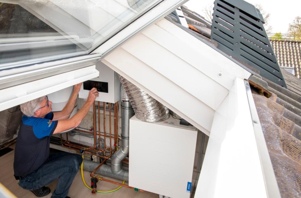 Warmtepomp voor grootschalige verduurzaming | ATAG Interion: hybride verwarmen zonder buitenunit