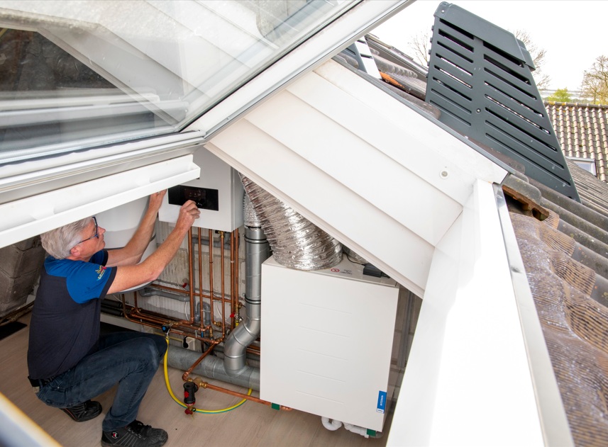 Warmtepomp voor grootschalige verduurzaming | ATAG Interion: hybride verwarmen zonder buitenunit